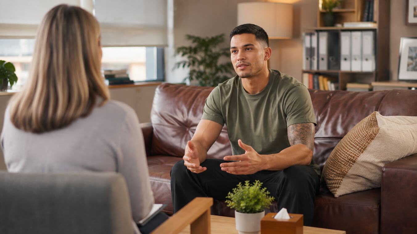 Veteran speaking with an Open Arms counsellor during a supportive alcohol use disorder counselling session.