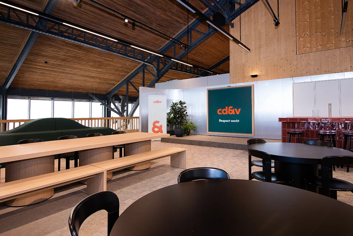 Een polyvalente ruimte in het kantoorgebouw van CD&V.
