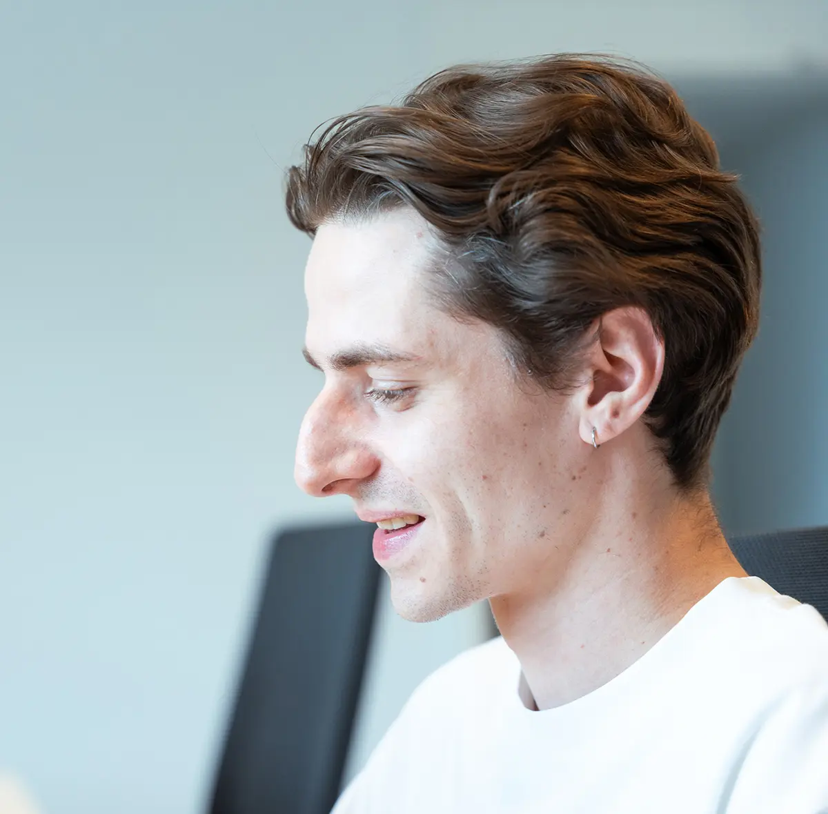 Photo taking in the office of Xander, designer at Unmute You.