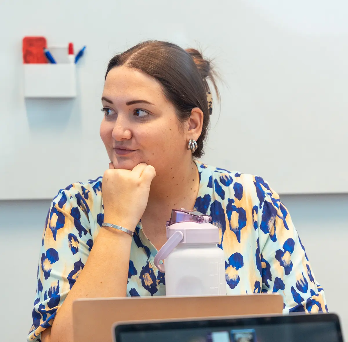 Photo taking in the office of Elisa, marketeer at Unmute You.