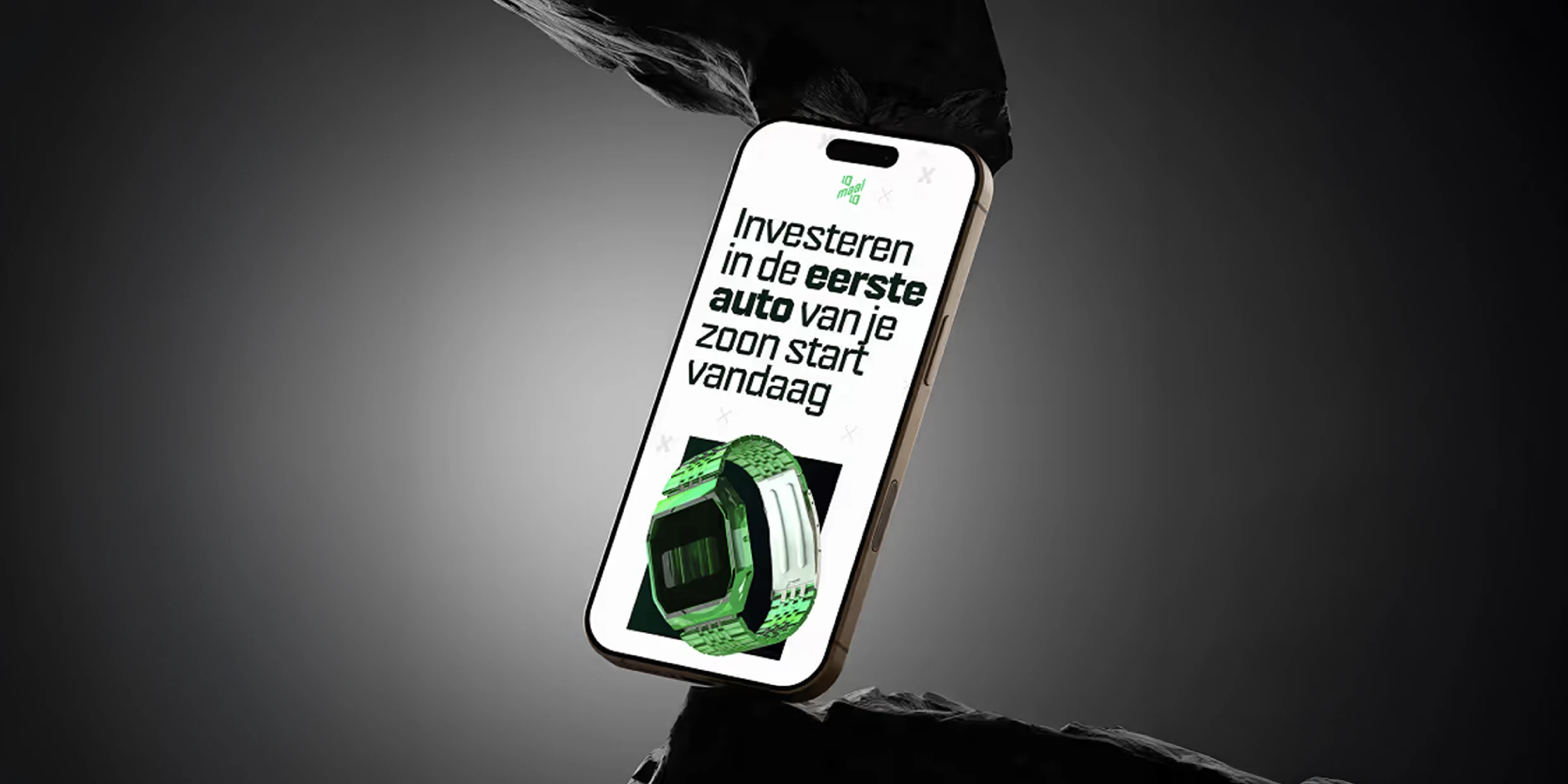 Page out of the 10maal10 brand guide talking about graphics and their rules.