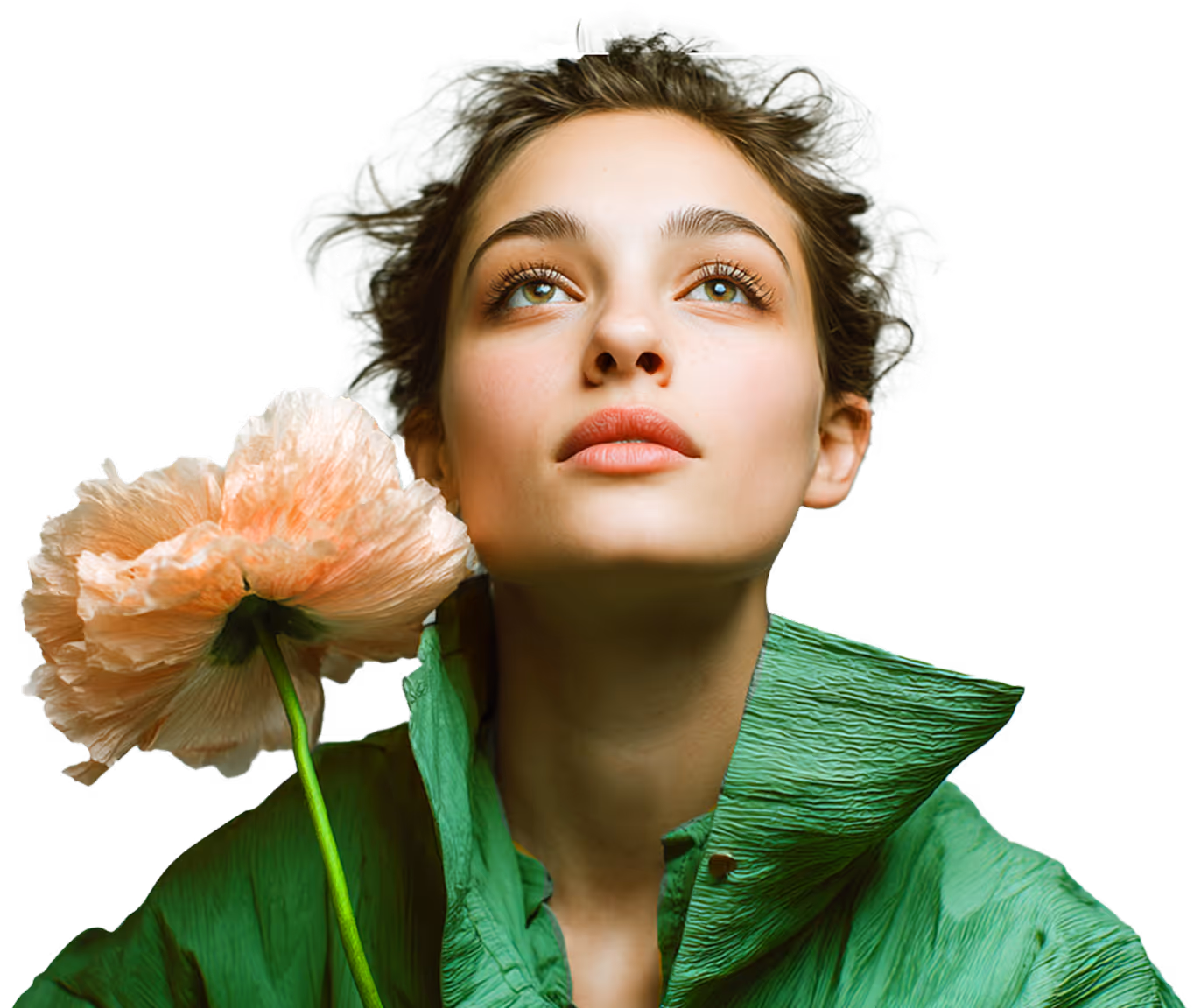 Portrait d'une femme regardant vers le haut, portant un manteau vert et tenant une grande fleur pêche.