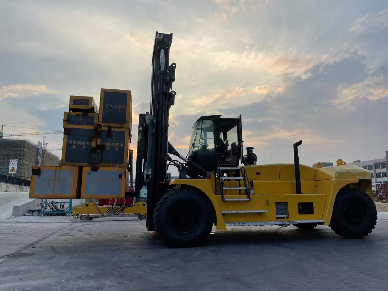 forklifts for rent in Dubai