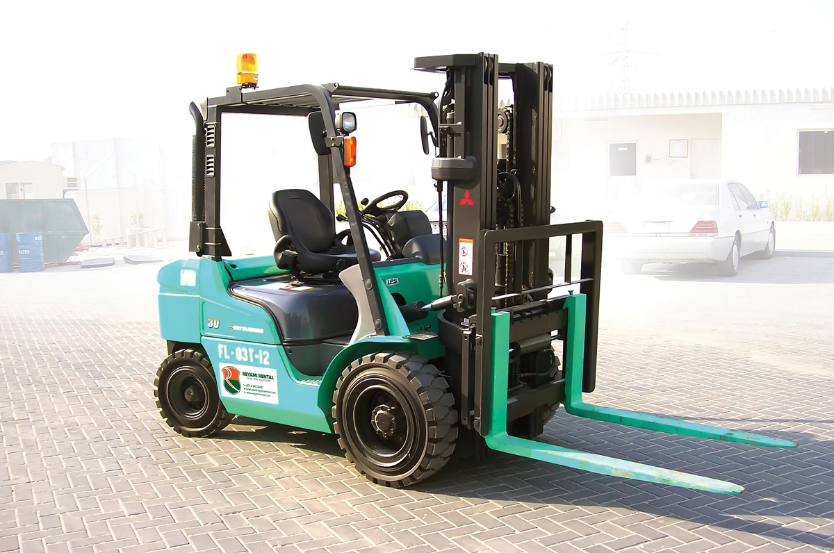 forklift rental in warehouse Dubai