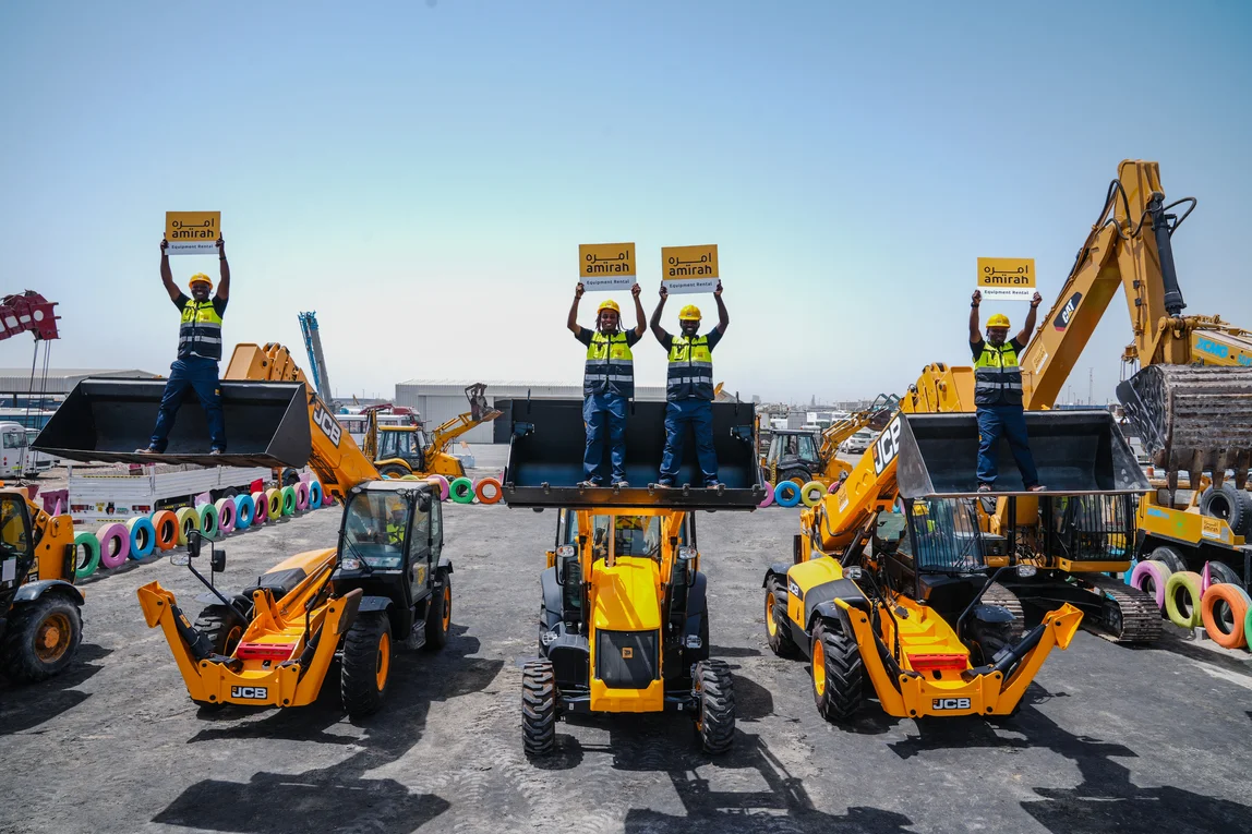 excavator rental with operator Dubai