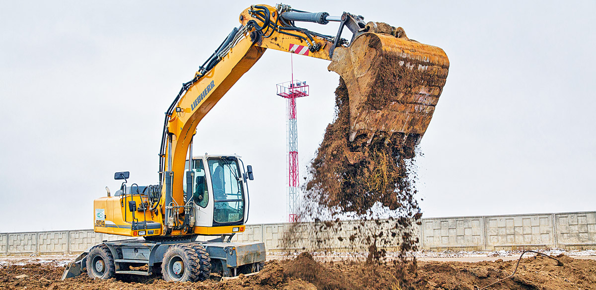 excavator hire with operator