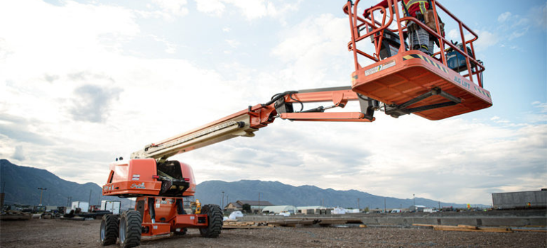 Boom Crane Rental in Dubai