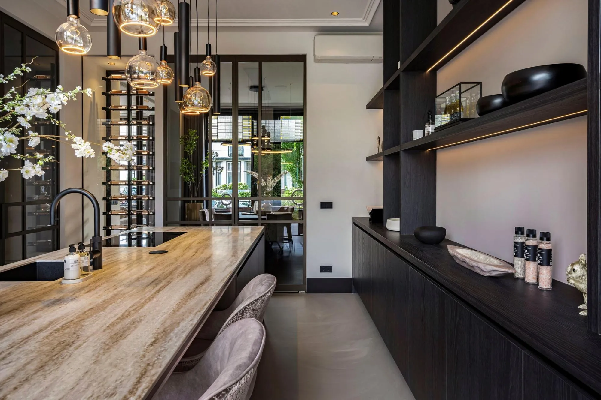 Interieurbeeld 9 uit project 'Een hotelchique villa' in Bussum door Kötter Studio