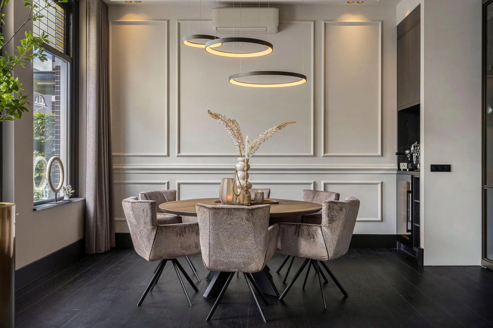 Interieurbeeld 1 uit project 'Een hotelchique villa' in Bussum door Kötter Studio
