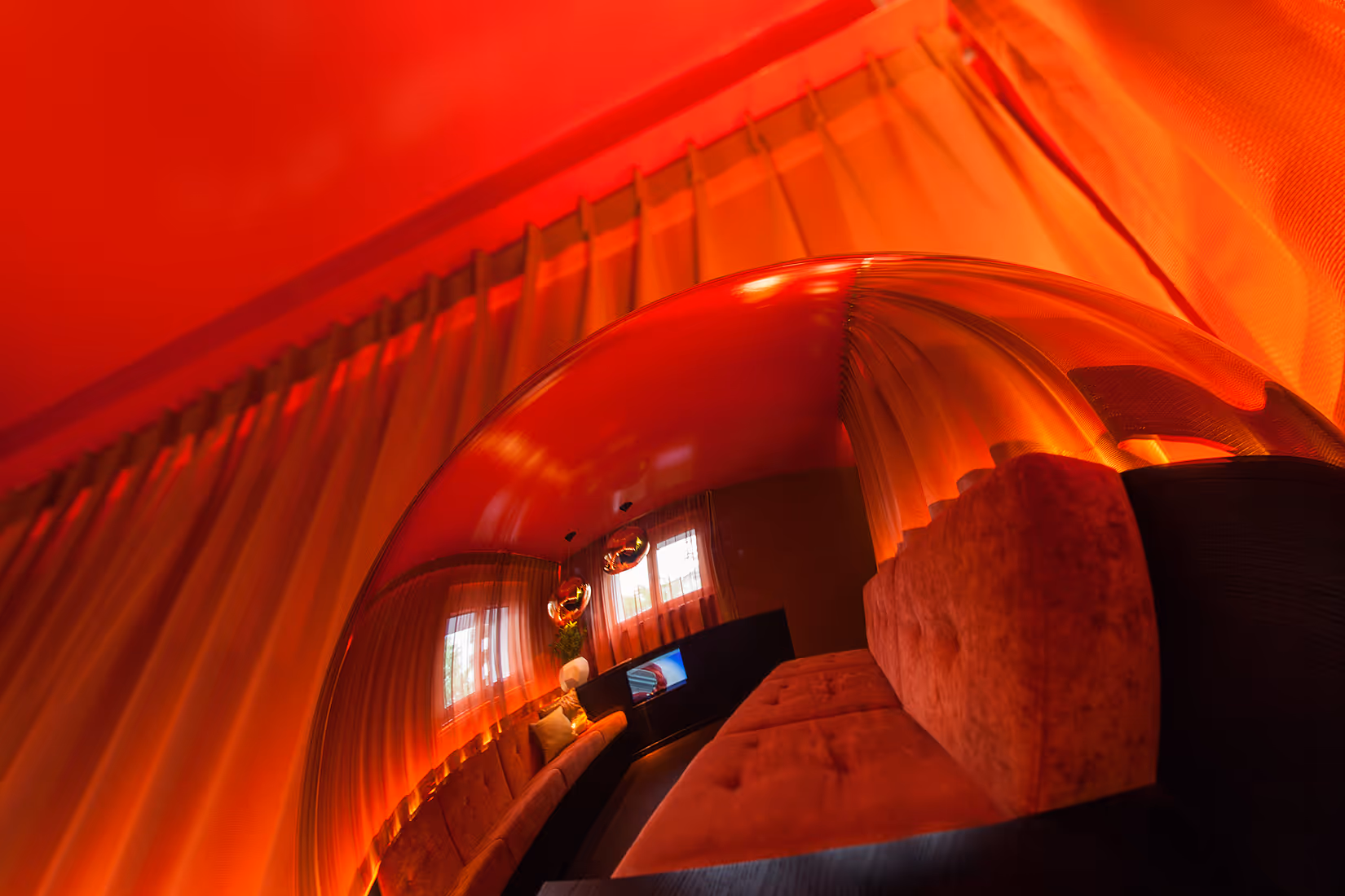 Innenräume Dental Club Warteraum Lounge.