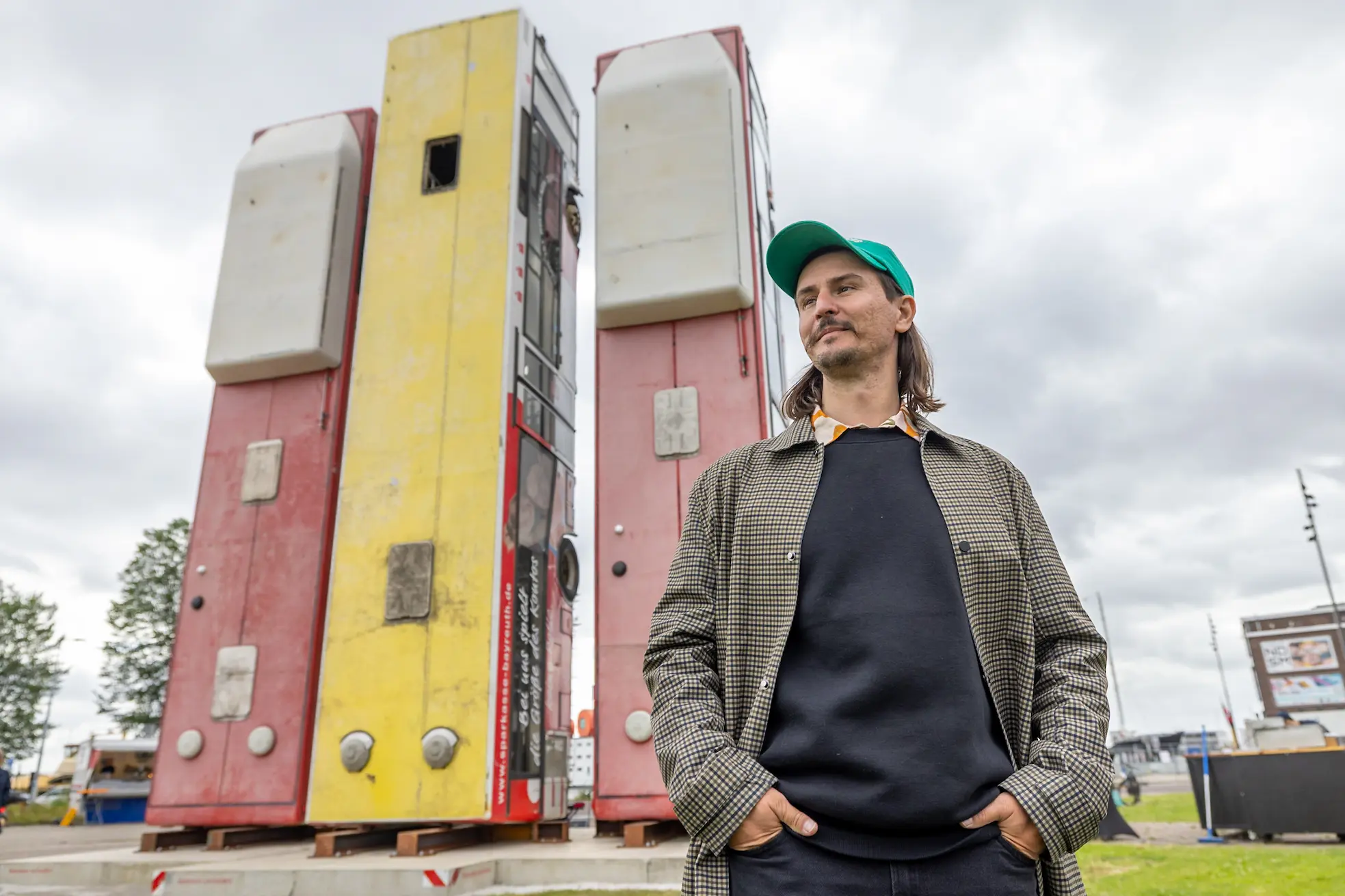 Interview: Manaf Halbouni over zijn werk 'Monument'