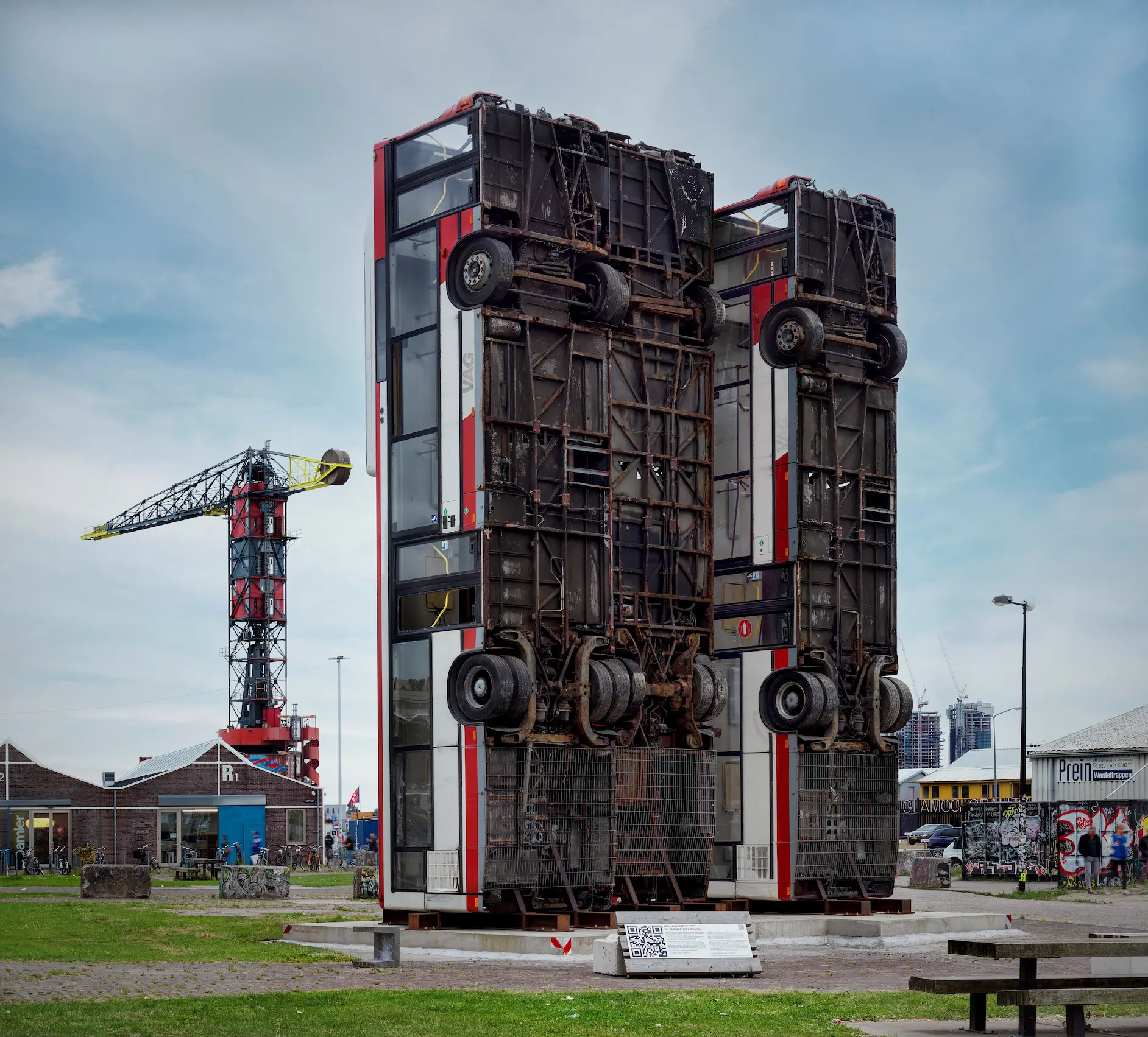 (Un) monumenting: so far