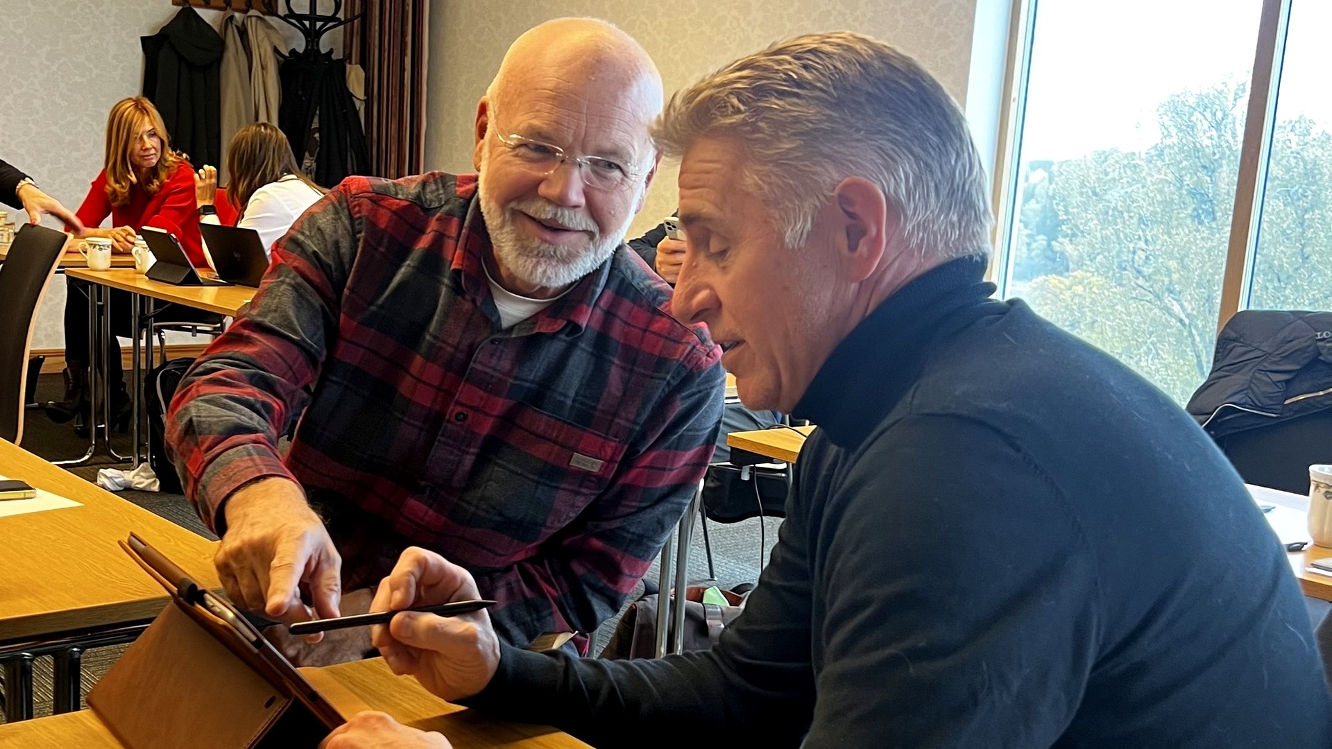 AI är här för att stanna - Frågan är hur du vill att det ska påverka ditt ledarskap.