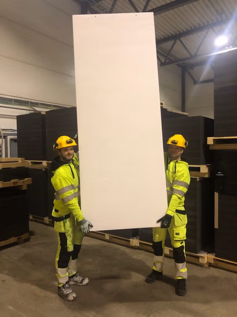 Foamrox elements weigh 90% less than concrete and can be installed manually without the use of machinery.