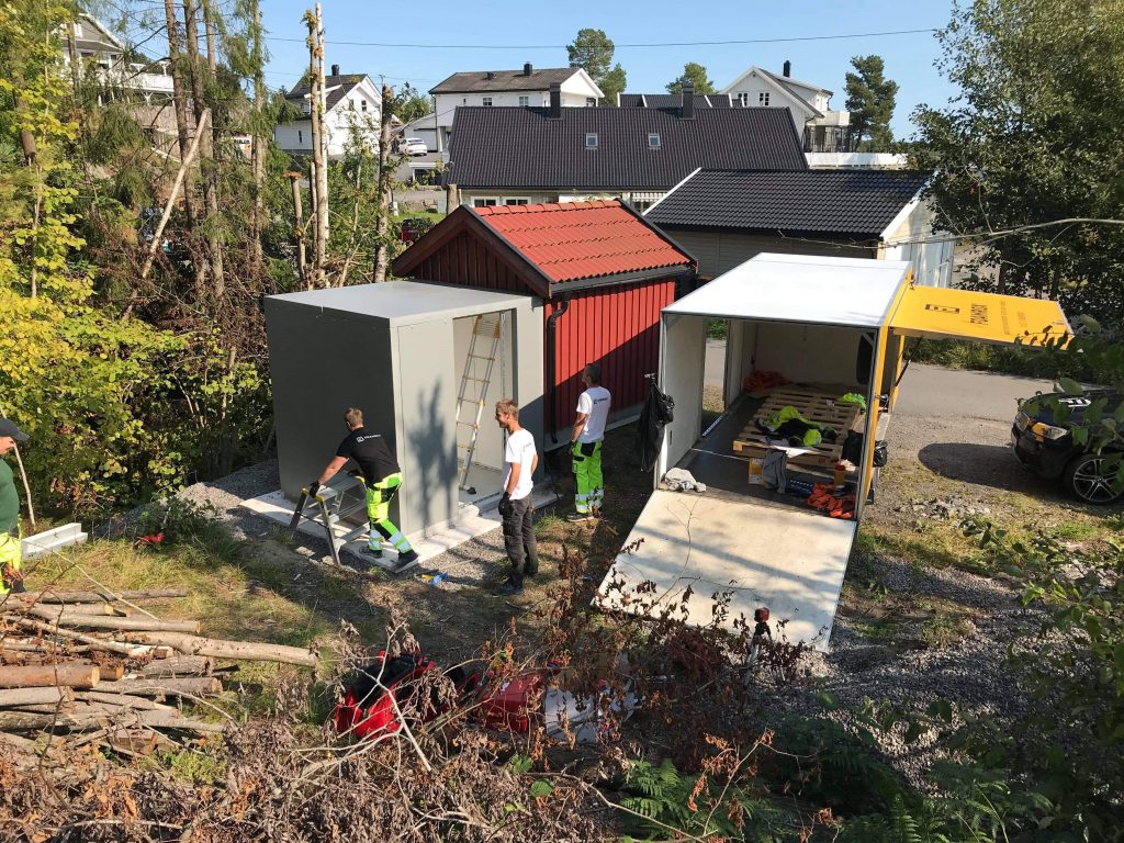 The aggregate building is being installed by Foamrox