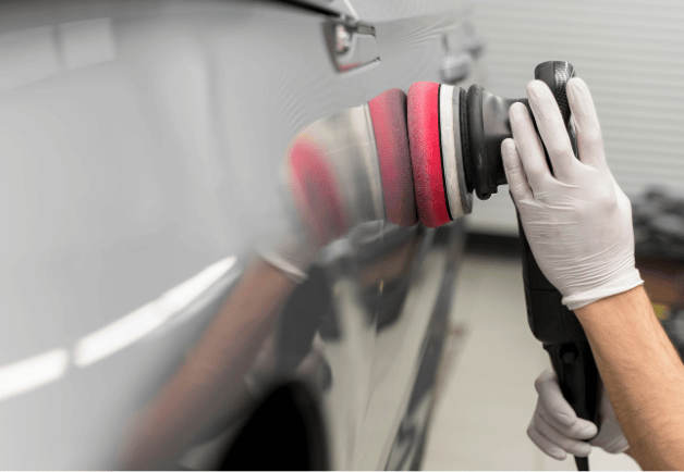 Glänzender Lack und saubere Felgen – das Aushängeschild deines Autos