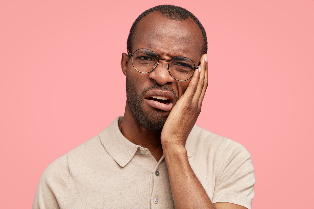 Absenteísmo Odontológico: Quanto sua empresa perde por dor de dente? (Cálculo Real)