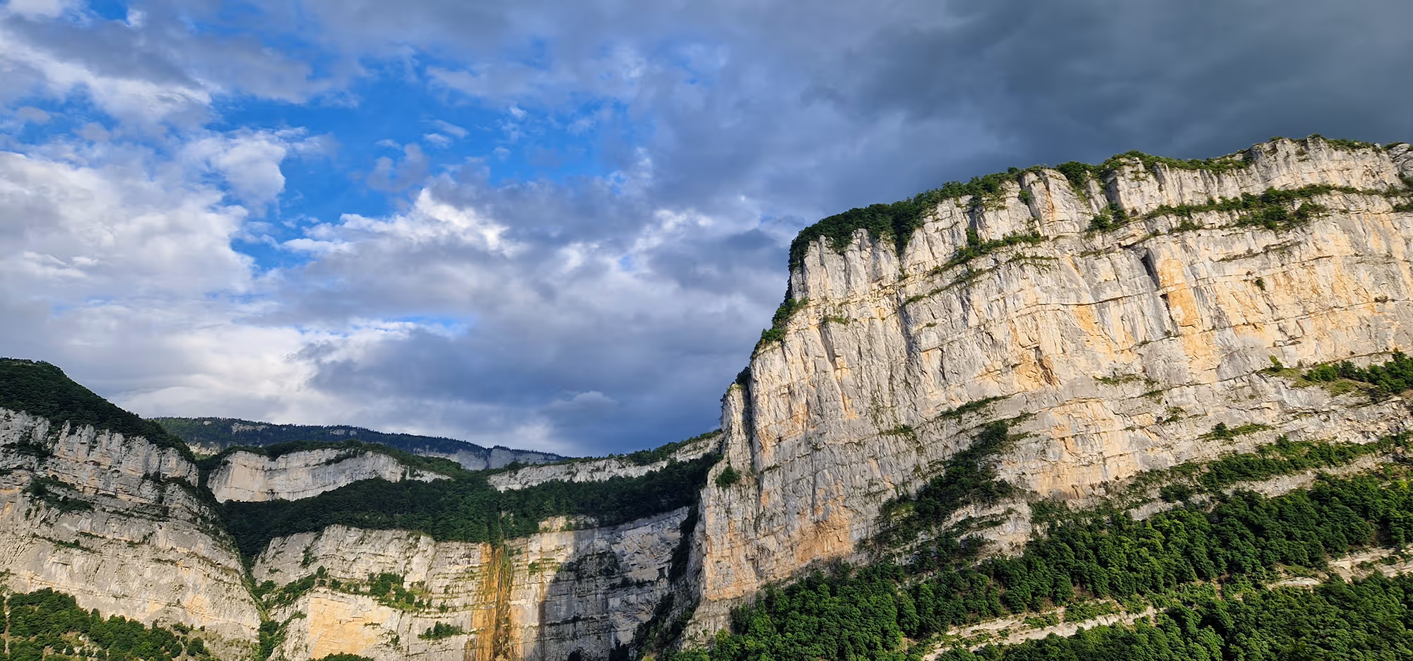 Vue du domaine Les Hauts de Choranche dans le Vercors