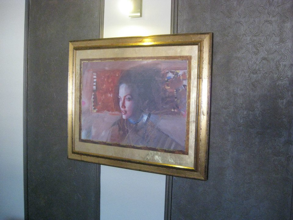 Izdelava Antique dekora s strani podjetja Behin, klasične dekorativne tehnike za stenske površine.