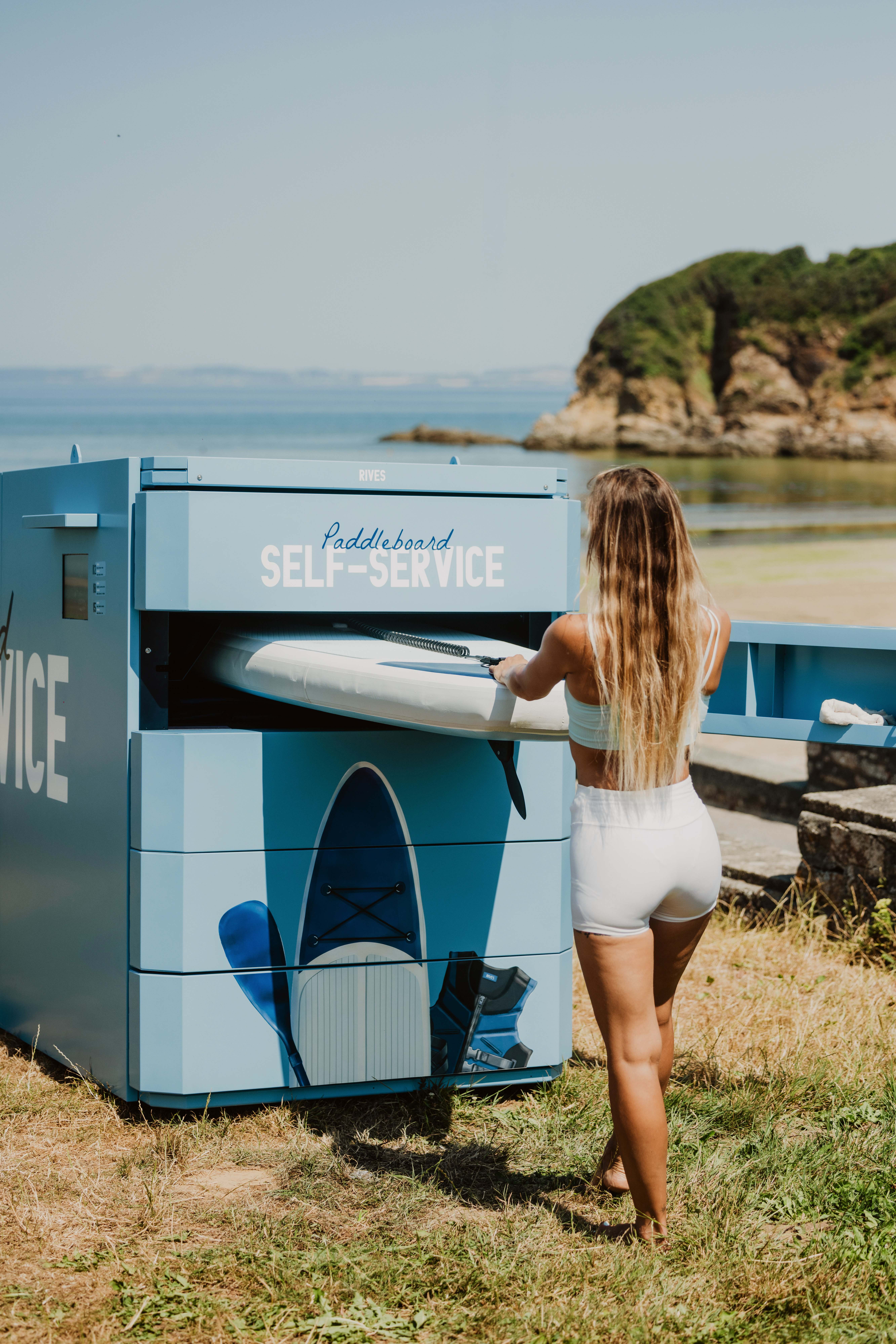 Utilisateur RIVES partant en paddle