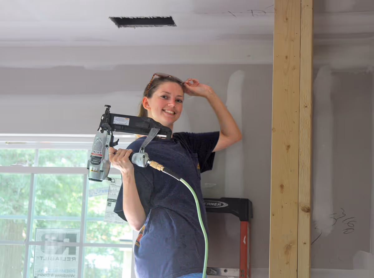 Commonwealth Financial volunteer with Habitat for Humanity