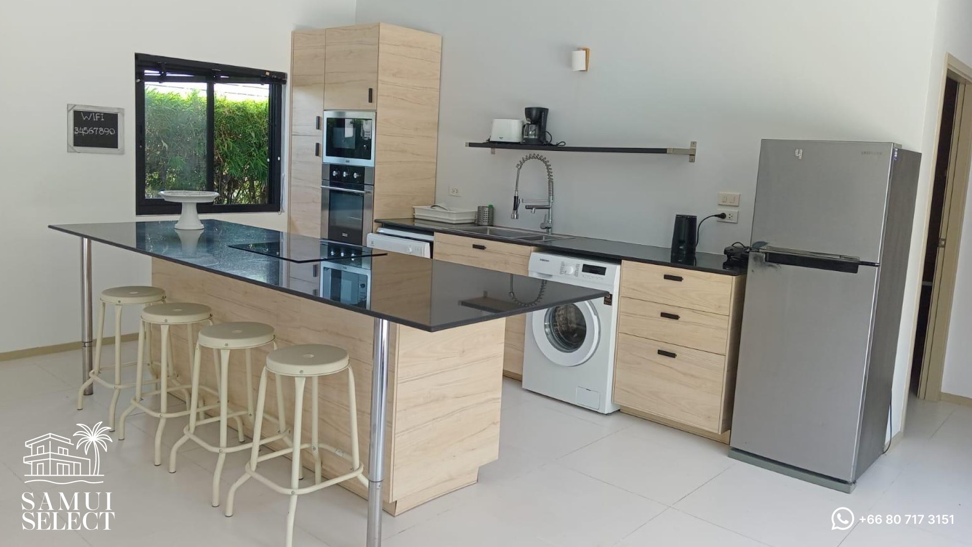 Kitchen with island