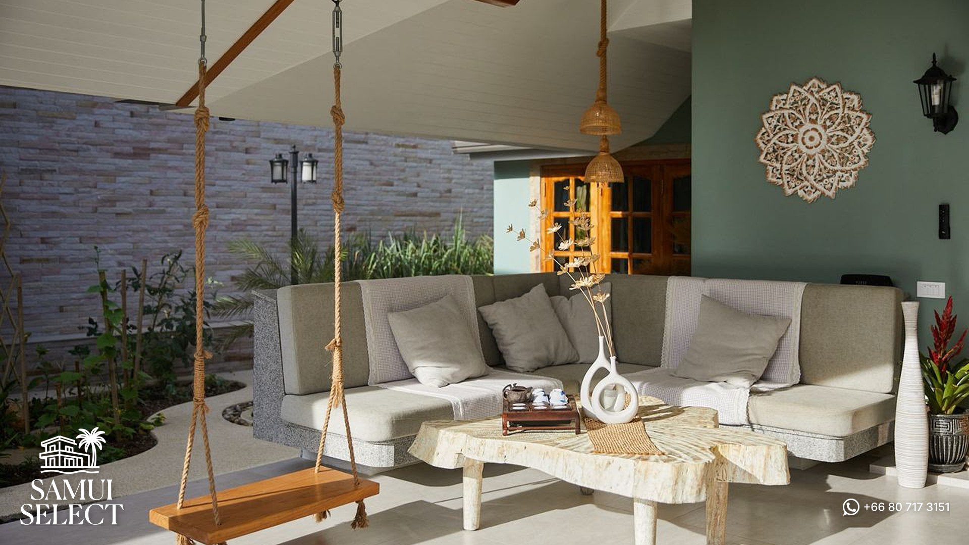 Lounge with swing seat