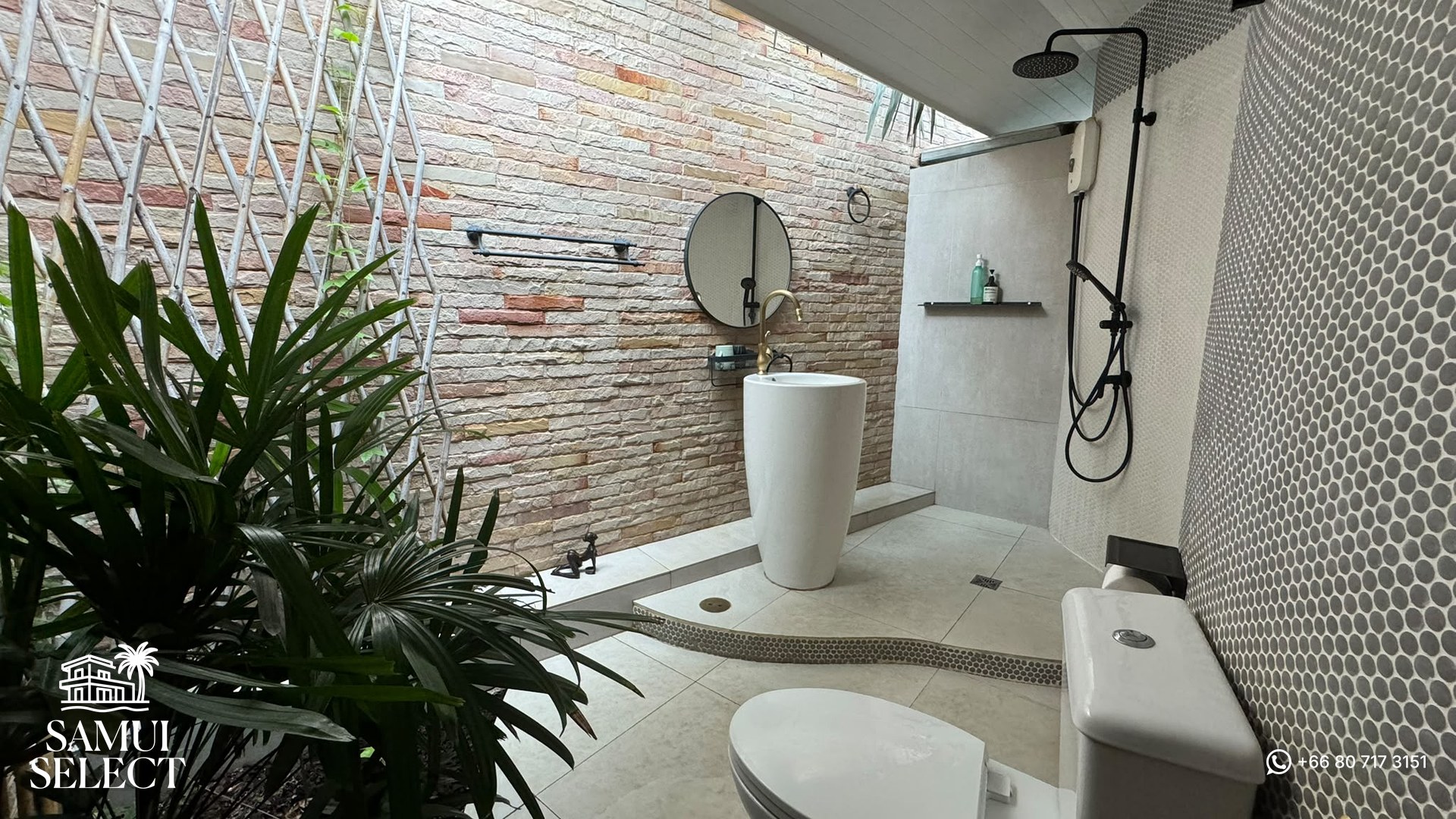 Tropical bathroom