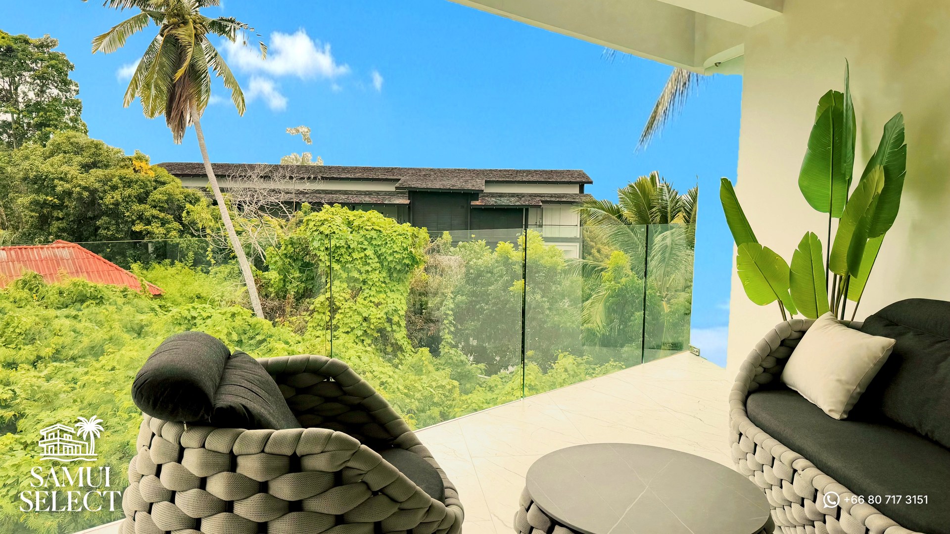 Balcony lounge