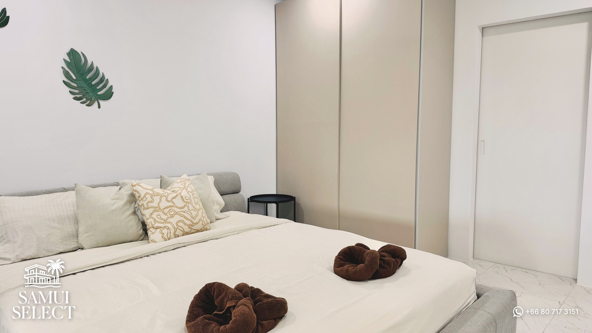 Bedroom with built-in wardrobe