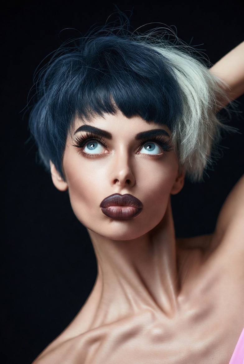 image of dance instructor teaching a class