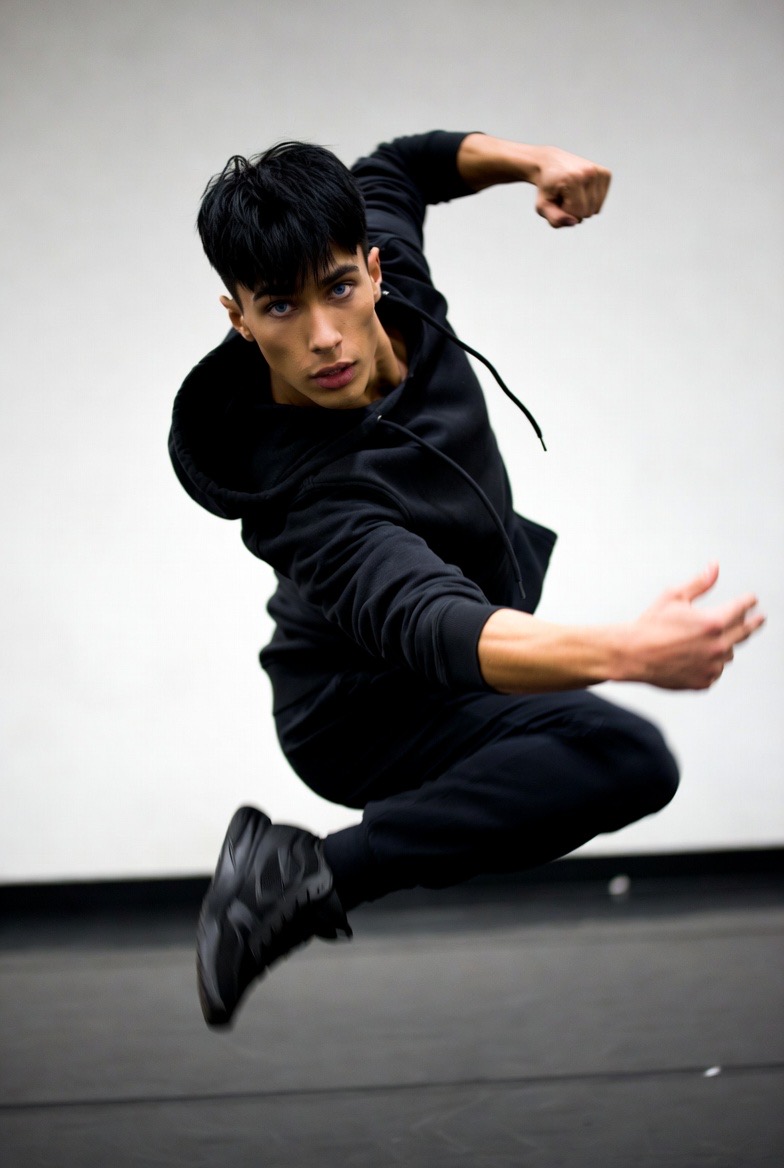 image of dance instructor teaching a class