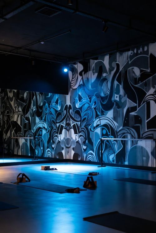 image of art class in session (for a ceramic studio)