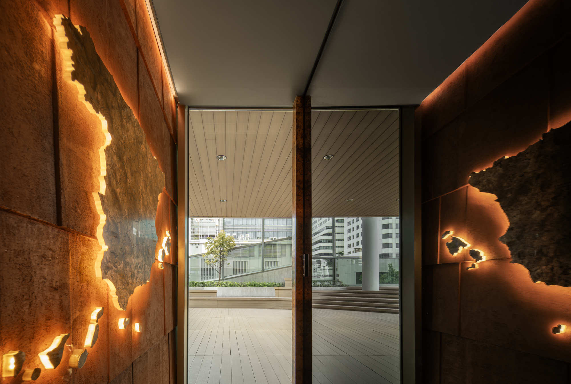 MIRAGE view 3