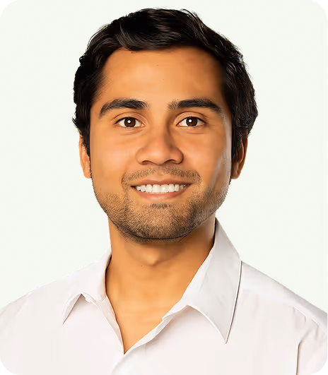 Portrait of Pedro Reina, Co-Founder & CTO of fortyfour.