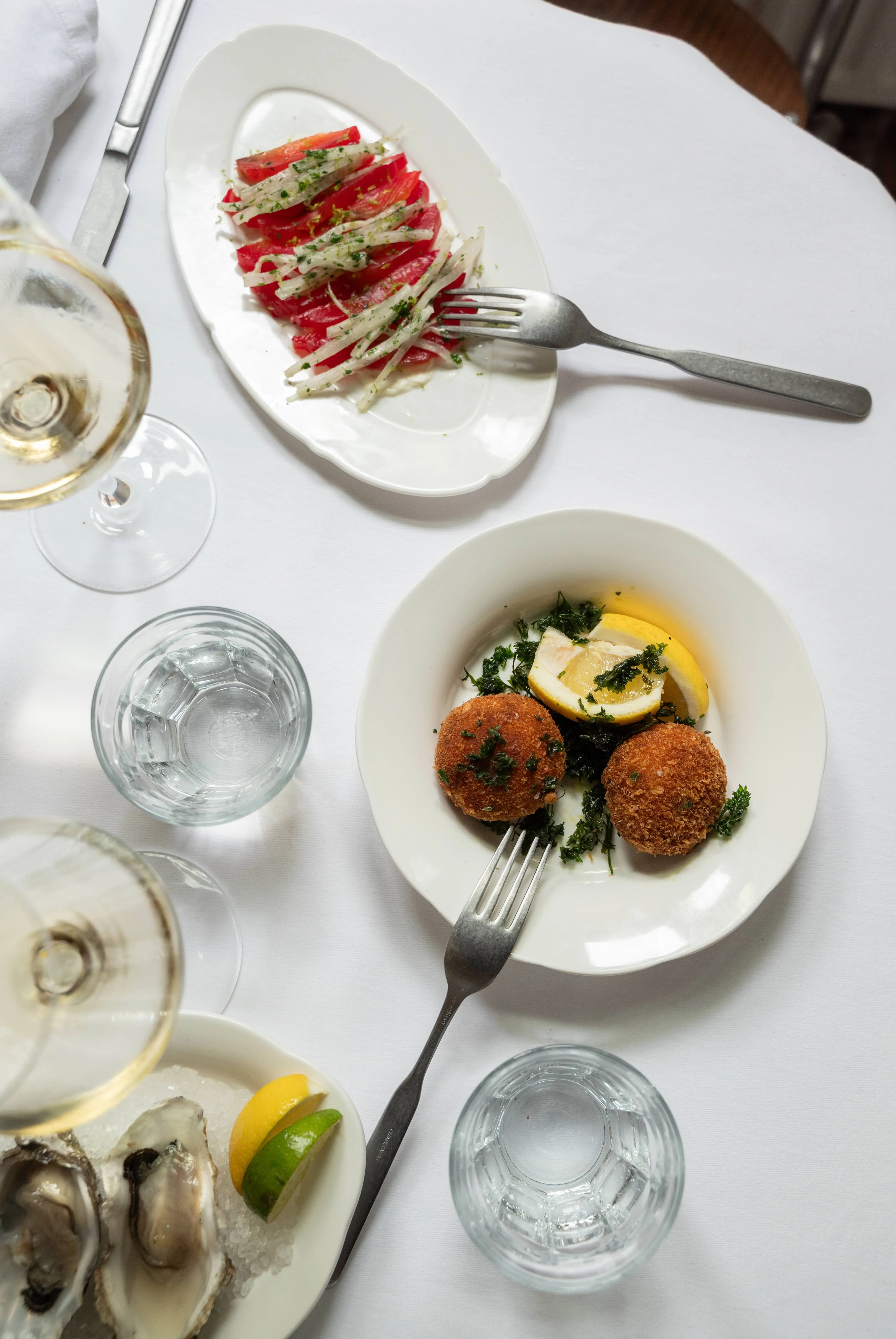 Overzicht eetzaal restaurant Bastien Gent - PIET Moodshop