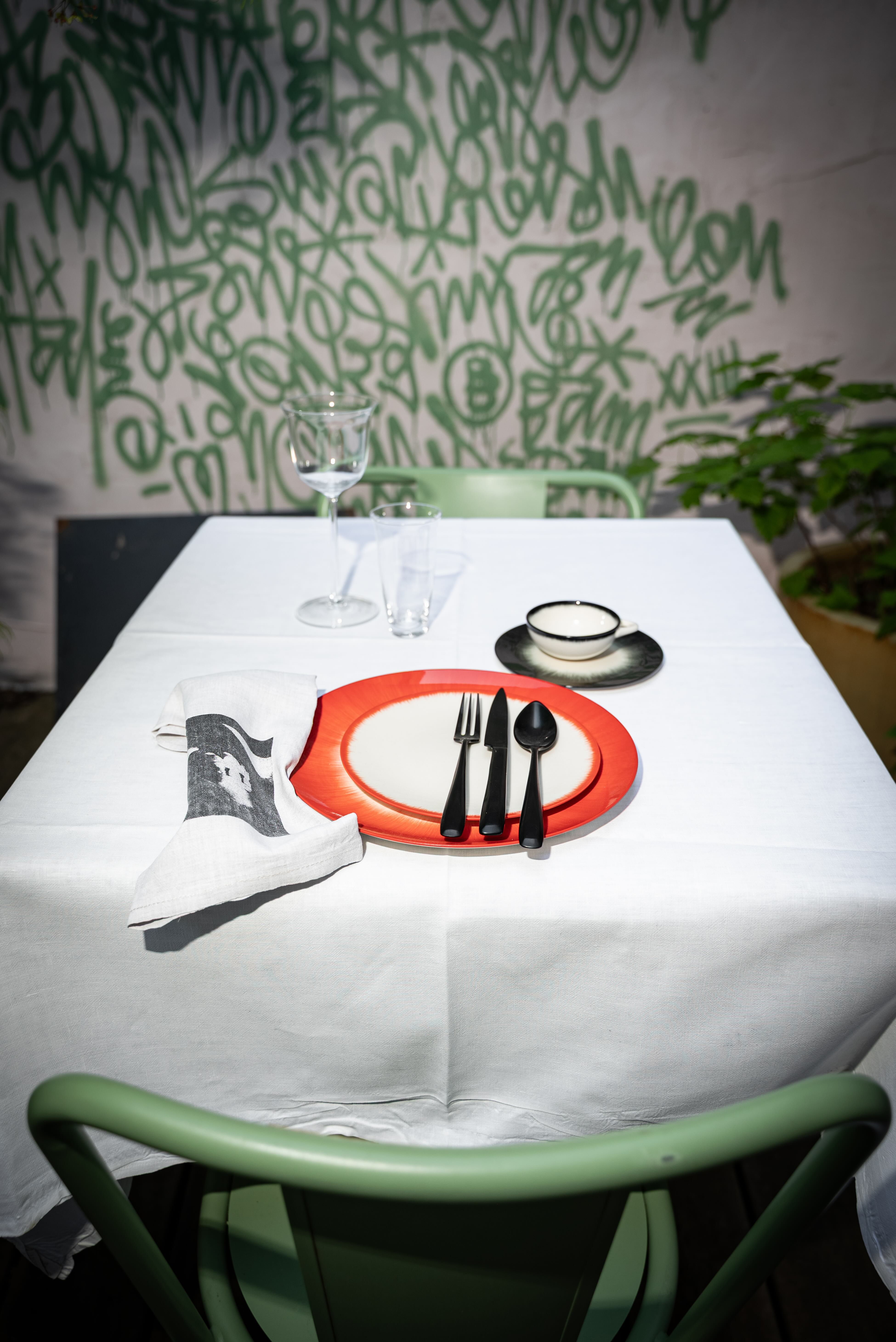 Restaurant Faim Fatale Gent, karaktervolle tafelsfeer - styling PIET Moodshop