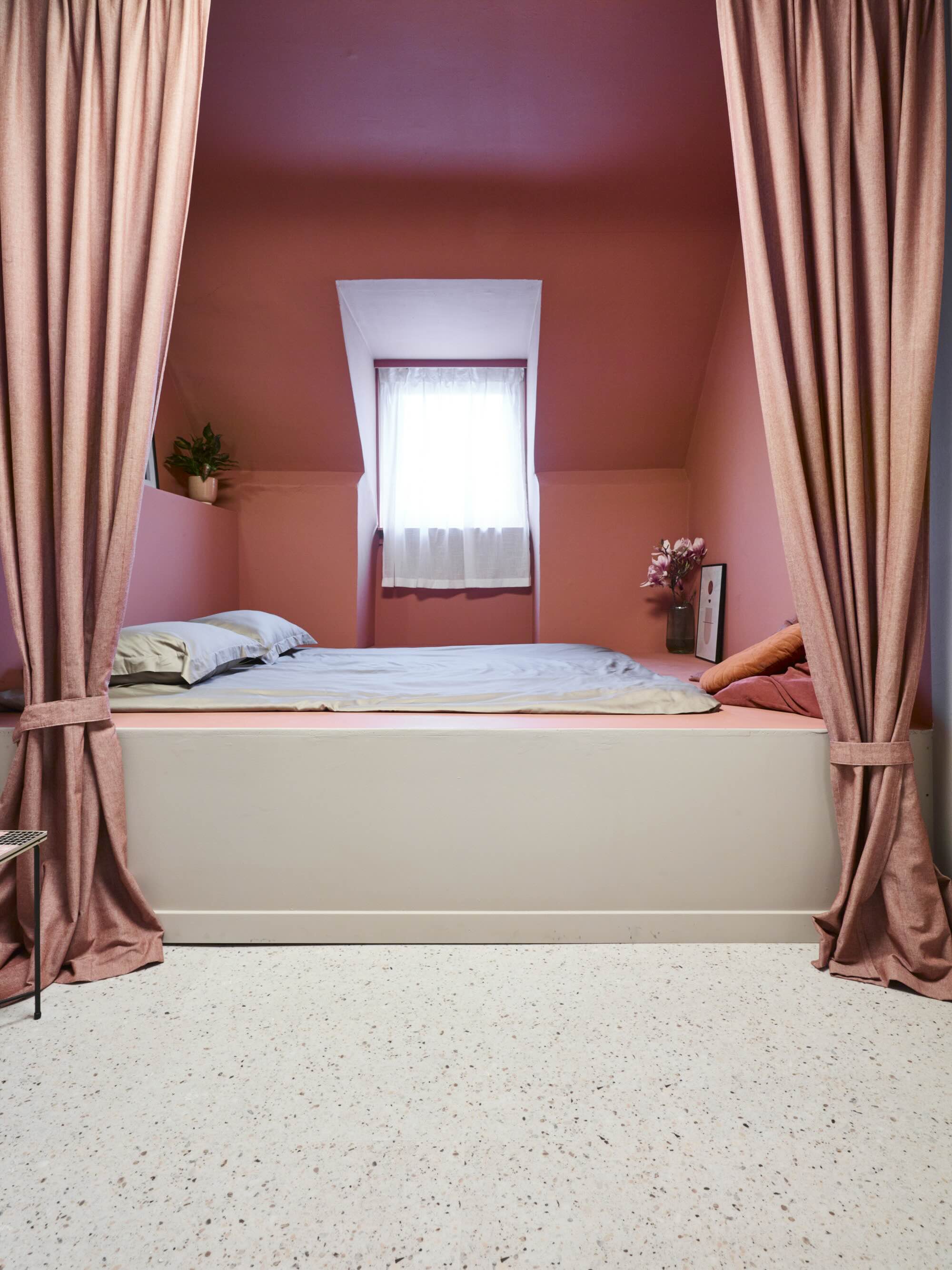 Badkamer met slaapkamer gecombineerd rijwoning Heule - PIET Moodshop