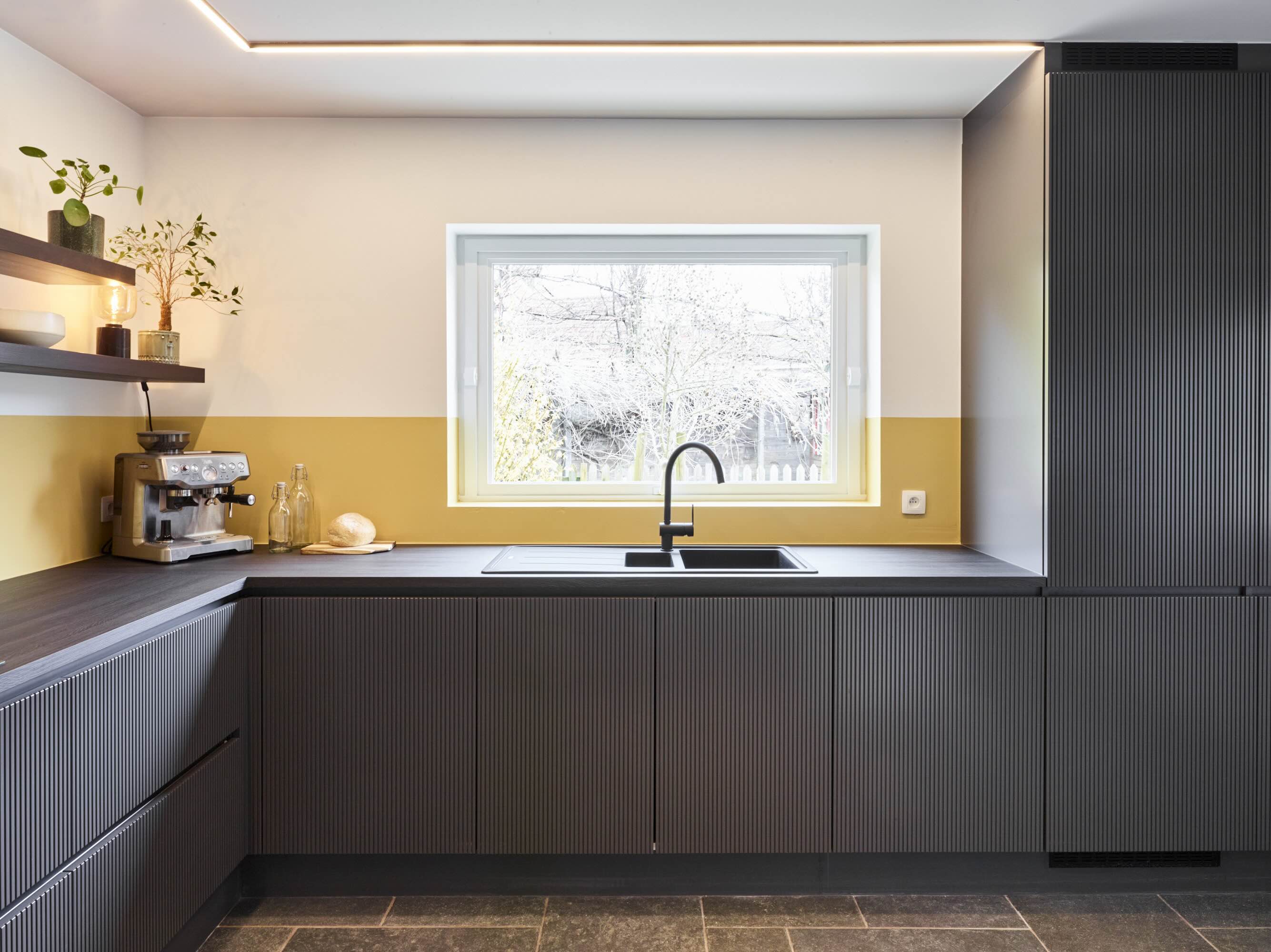 Overzicht living rijwoning Heule, verwonderend interieur - PIET Moodshop