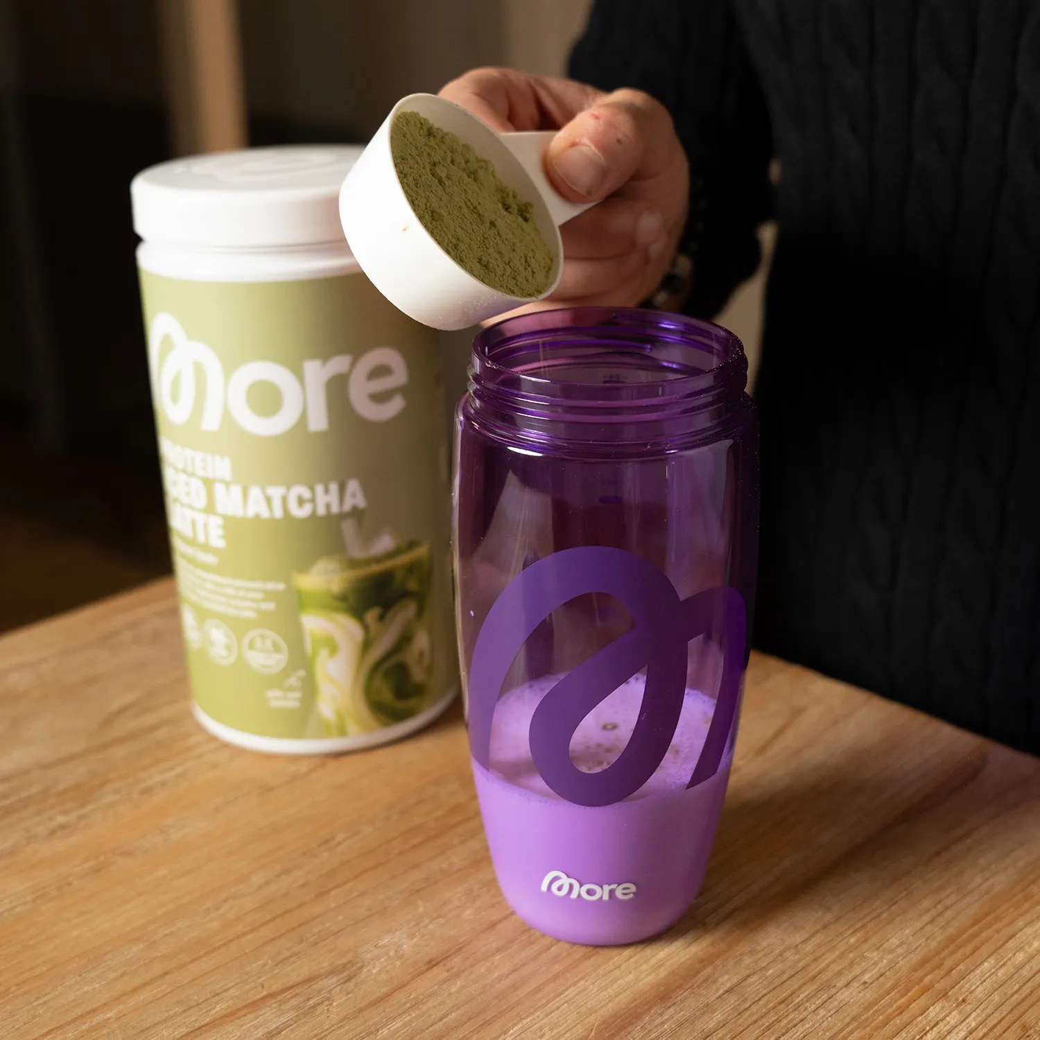 More Matcha Zubereitung mit Milch