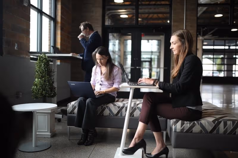 Llama 4 vs Llama 3.2 AI Image