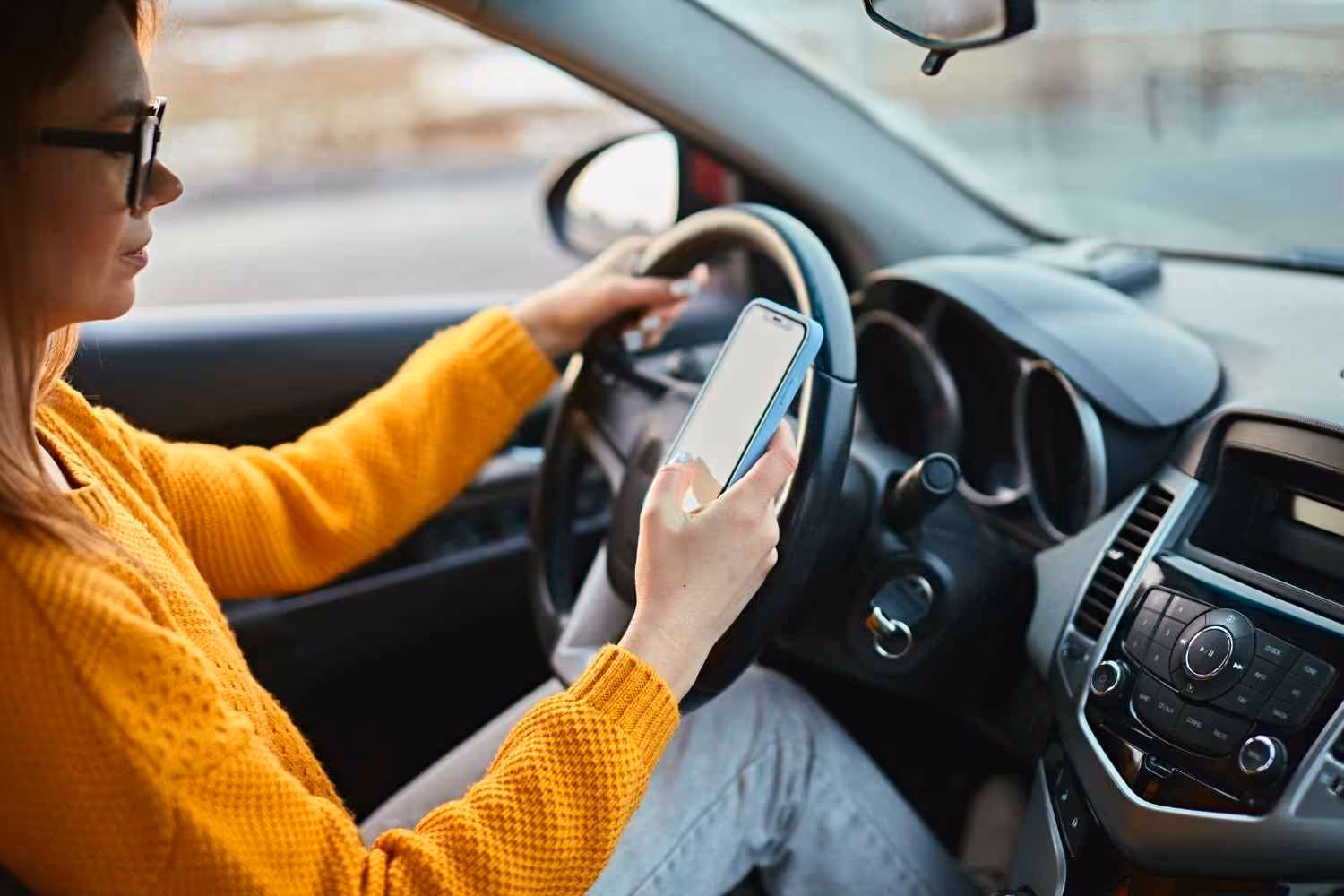 Strenger beleid voor niet-handsfree bellen achter het stuur