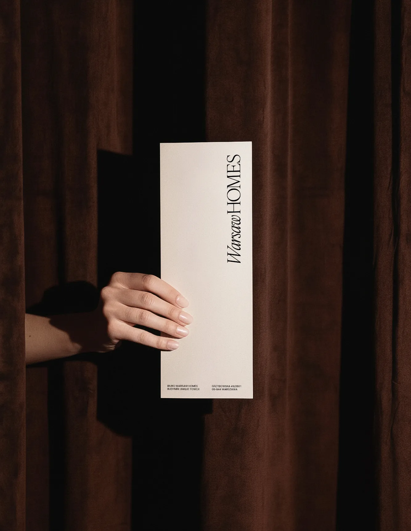 Logo apartamenty na karcie DL