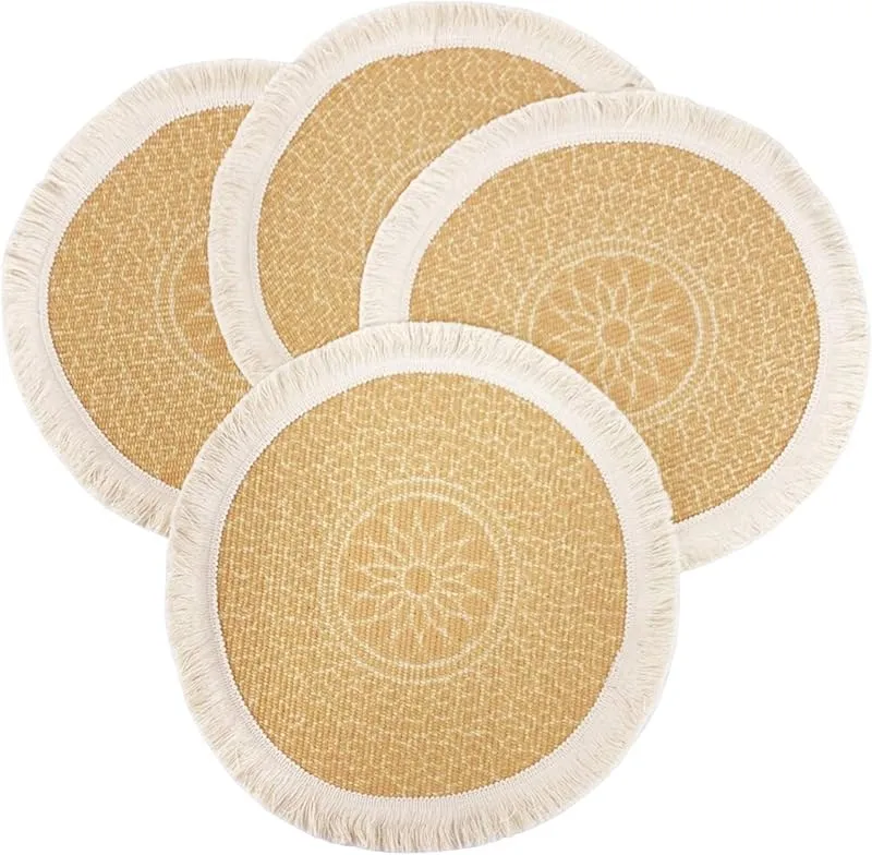 Boho-style placemats with fringe trim