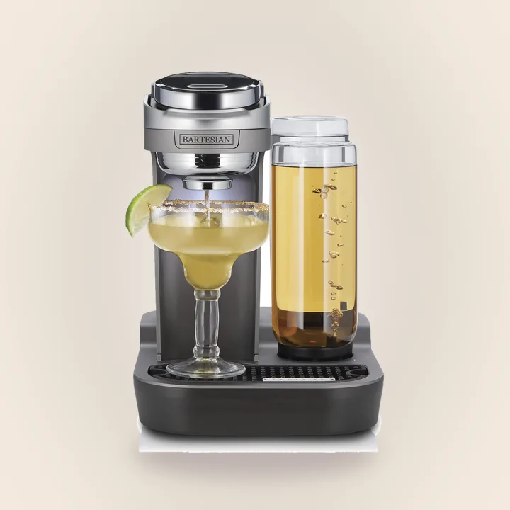 Compact two-bottle cocktail machine
