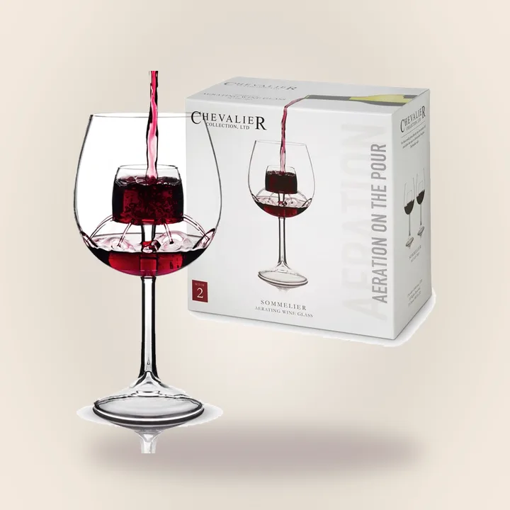 Pair of wine glasses with built-in aerator