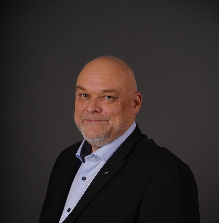 Ny jobb: To gamle bassister fra musikklinja styrer nå kontrollutvalget