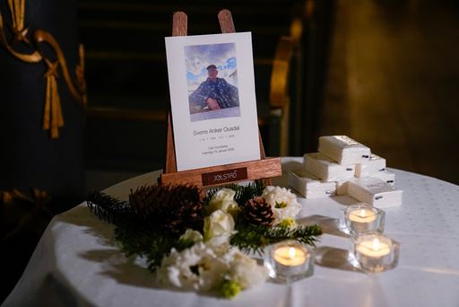 En siste farvel til skuespiller Sverre Anker Ousdal fra domkirken