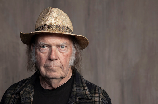 Neil Young donerer musikk til Grønlands befolkning