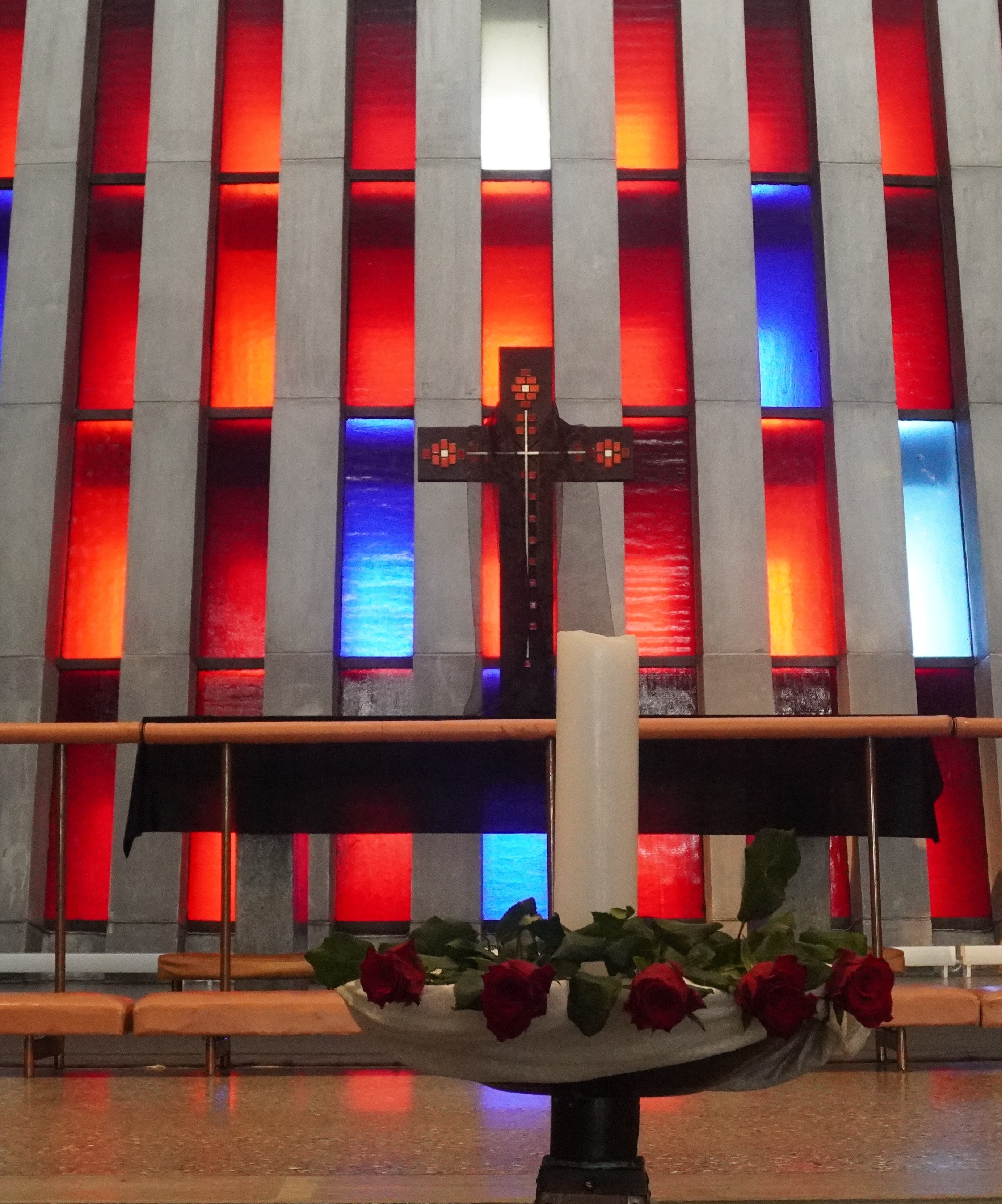 Verdig pasjonsgudstjeneste i Kirkelandet Kirke på langfredag.